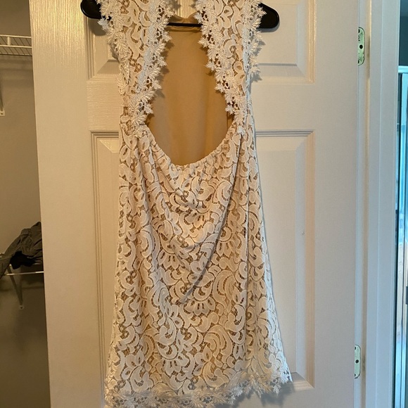 White dress open back - Picture 2 of 2